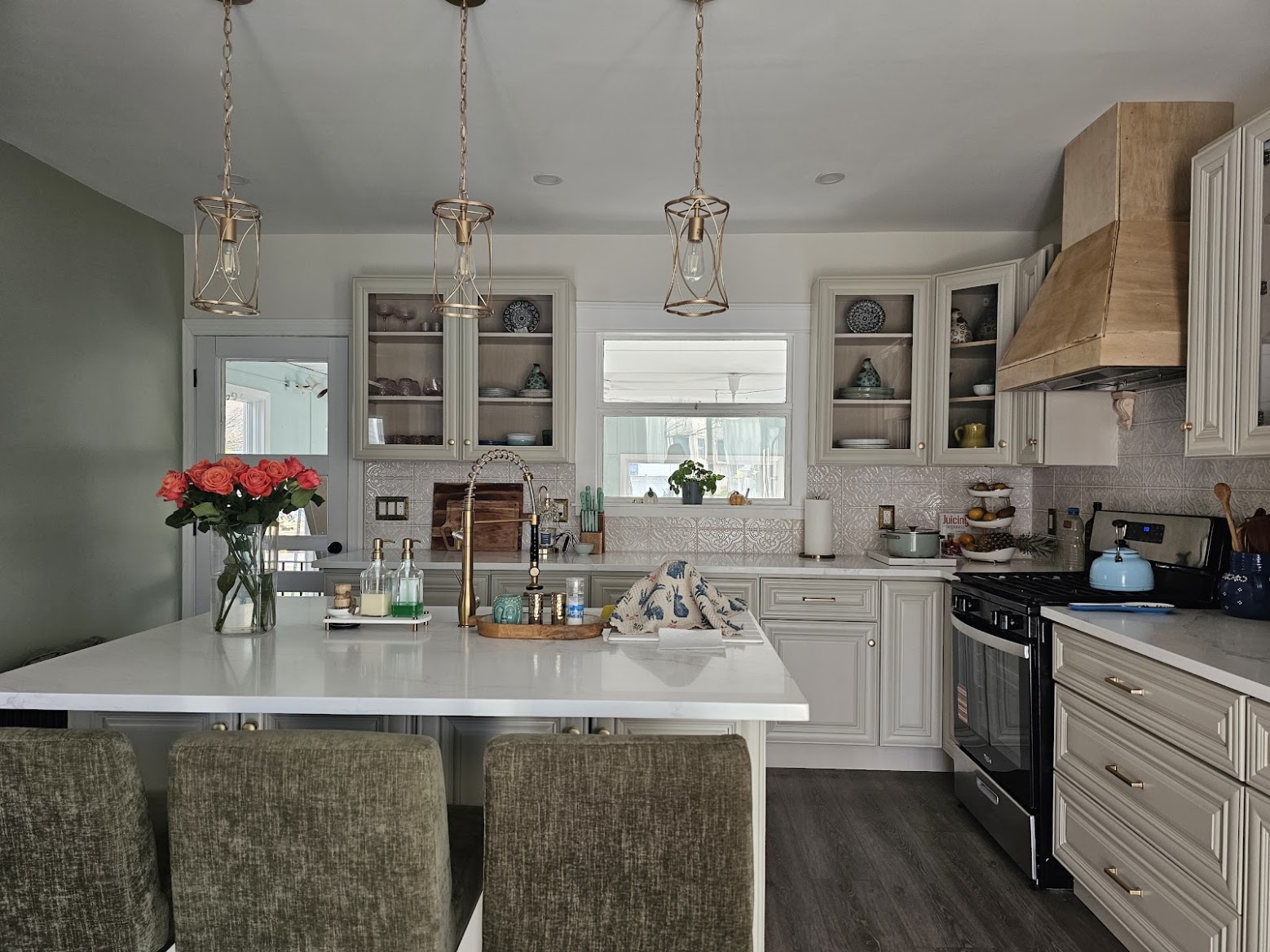 Modern kitchen remodel with custom cabinetry by MeyMax Construction LLC